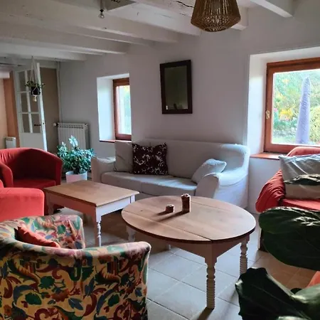 Au Gre Du Vent - 12 Personnes - Calme, Nature Et Confort La Goutelle