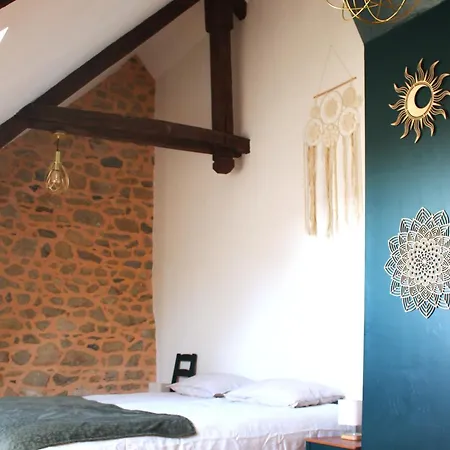 Au Gre Du Vent - 12 Personnes - Calme, Nature Et Confort La Goutelle